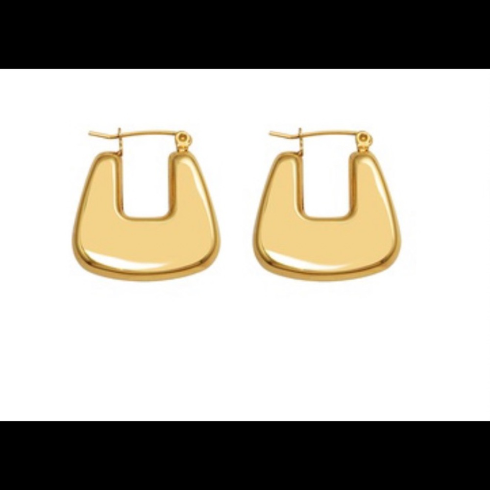 18K Gold U-Shaped earrings